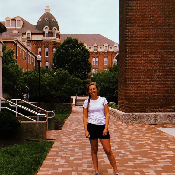 Meet your Posher, Hannah - Picture 1 of 1